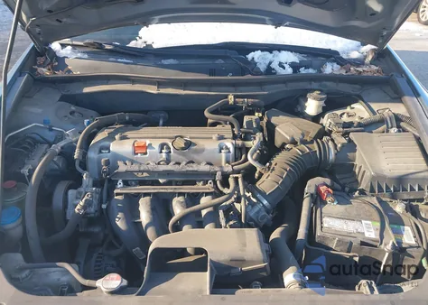 2011 Honda Accord 2.4 Lx z USA, uszkodzony, nr VIN 1HGCP2F32BA041105